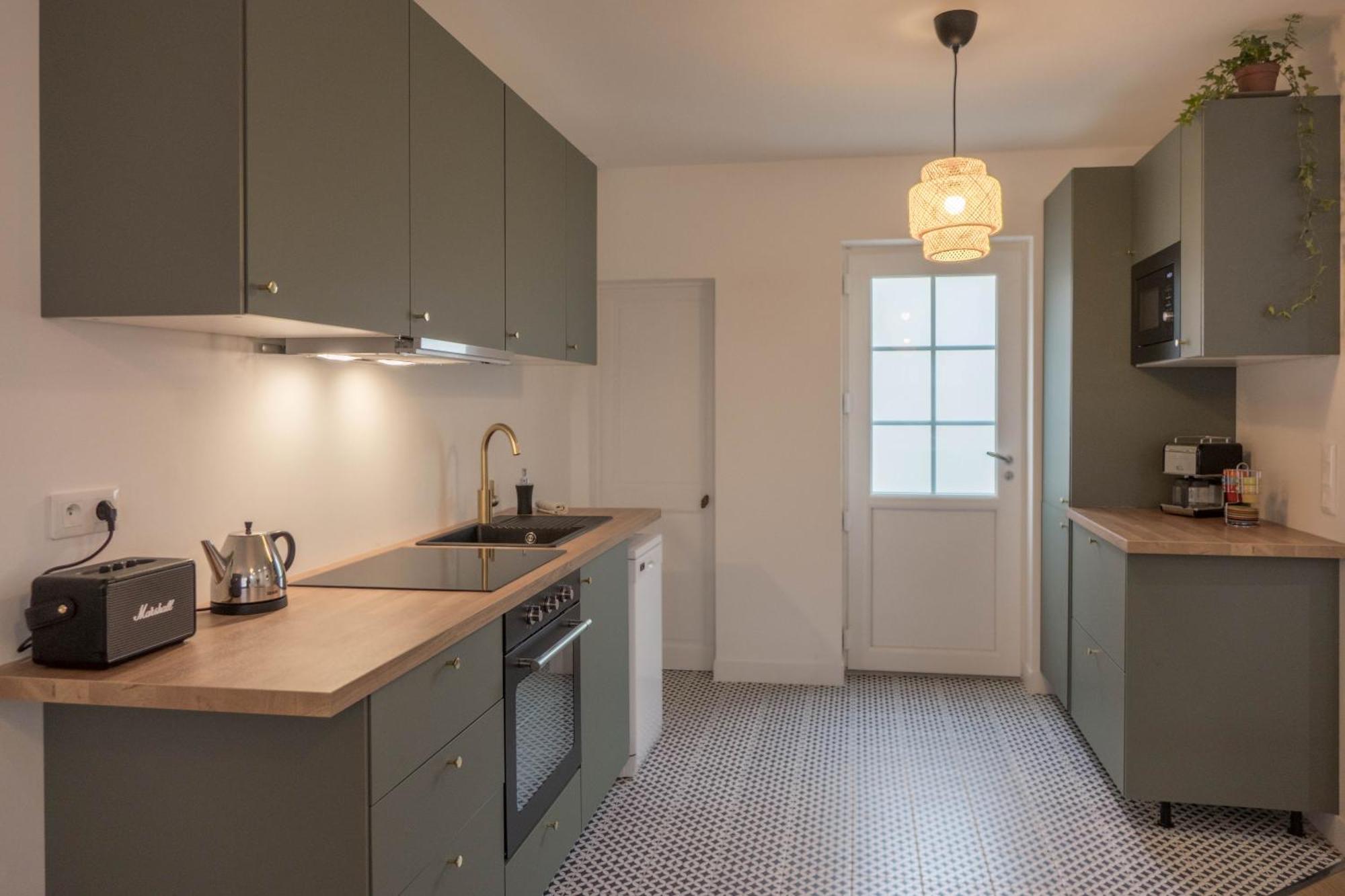 Beau Quartier Et Central, Maison Spacieuse Avec Cour, 3 Chambres, 3 Salles De Bains A 10 Min A Pied De La Gare 올리언스 외부 사진